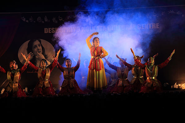 Sushmita Banerjee performing Kathak on stage